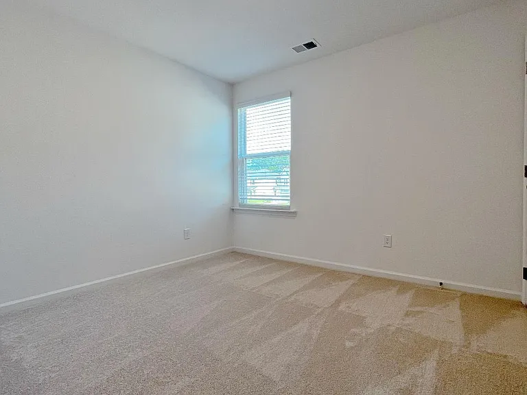 366 Golden Eagle Pkwy — Photo 23