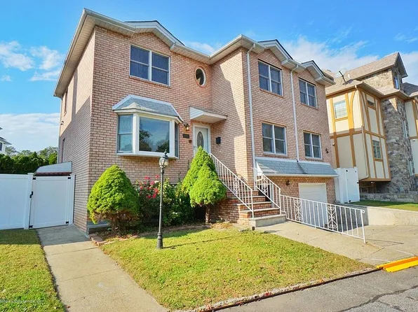 26 Fairway Ln, Staten Island, NY 10301