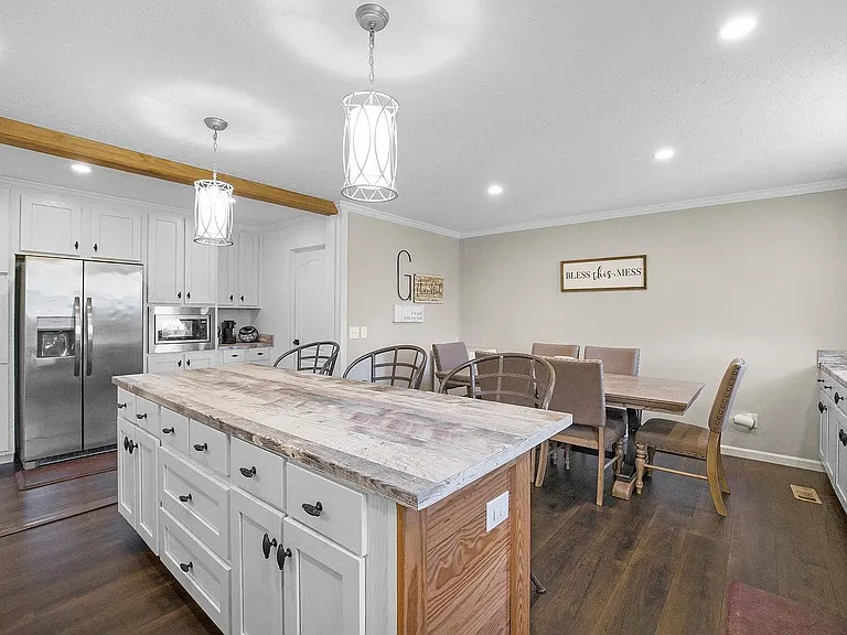 121 County Road 1474 — Photo 14