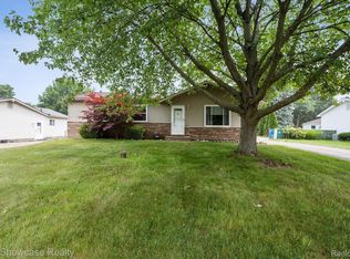 3740 Cheryl Dr, Commerce Township, MI