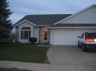 550 Sugar Creek Ln, North Liberty, IA 52317