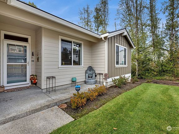 4th image of 1602 NE 12th Avenue