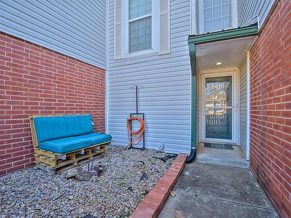 2nd image of 2610 Featherstone Rd