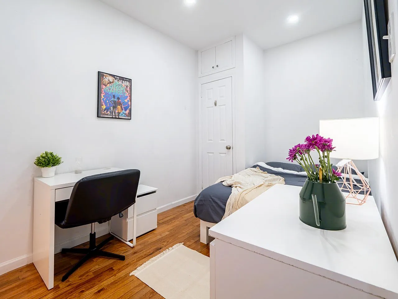Modern ROOM at The Central Park West — Photo 3