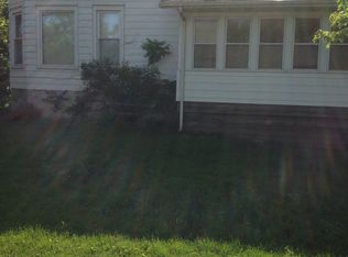 216 N Melvin St, Chestnut, IL 62518