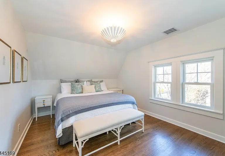 10 Grove Ter #2B — Photo 18