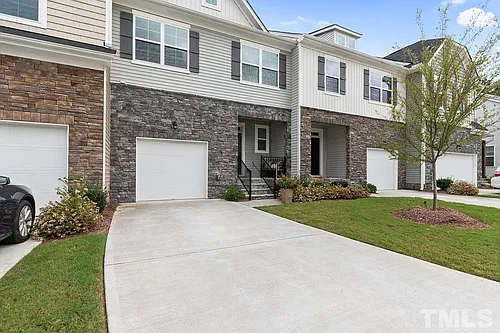 1216 Southpoint Trl Photo 1