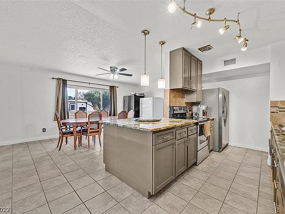 5th image of 3193 Nottingham Dr