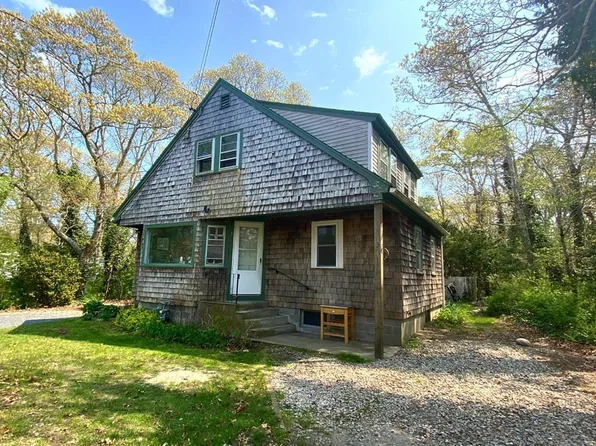 15 Phillips Rd, Barnstable, MA 02630