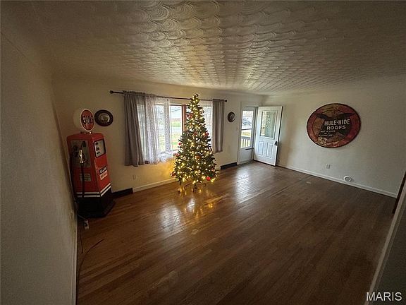 4th image of 1133 Teresa Ln