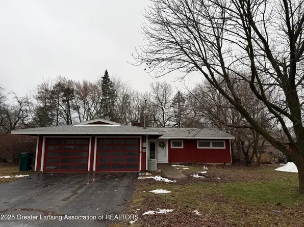 2221 Kuerbitz Dr, Lansing, MI 48906