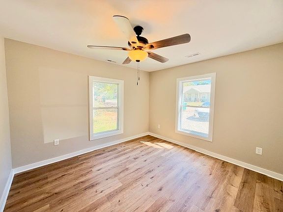 5th image of 407 Laura Ave