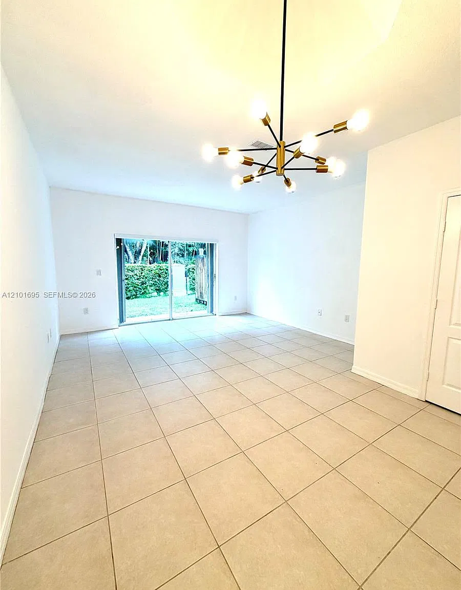15720 SW 92nd Ave — Photo 2