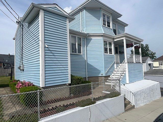 1st image of 150 Eaton St