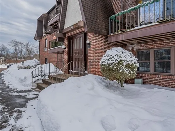 43 West St APT A2, Randolph, MA 02368