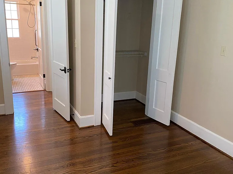 1024 Richmond Rd — Photo 2