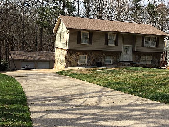 5th image of 1456 Lakeshore Cir