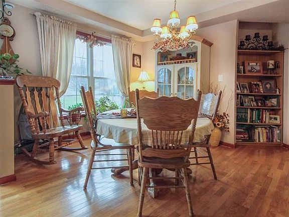 4th image of 69 Canterbury Dr