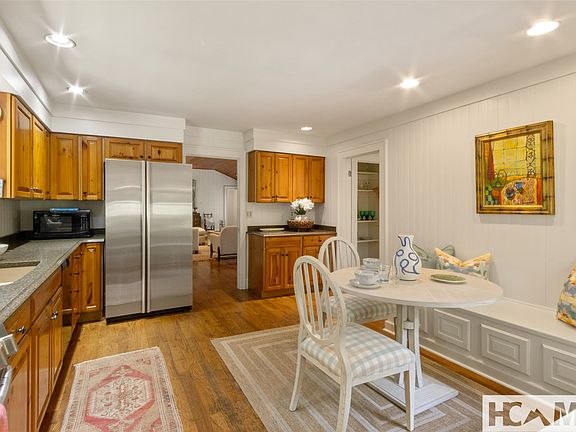 5th image of 424 Split Rail Row