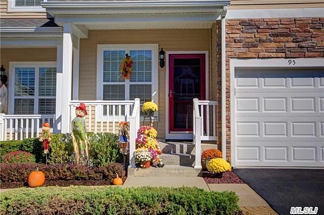 1st image of 95 Paget Ln