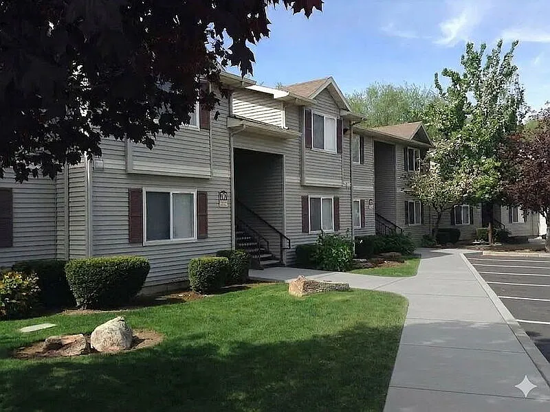 1 bed, 1.0 bath, 700 sqft, $1,295 — Photo 2