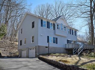 100 E Glen Rd, Denville, NJ 07834