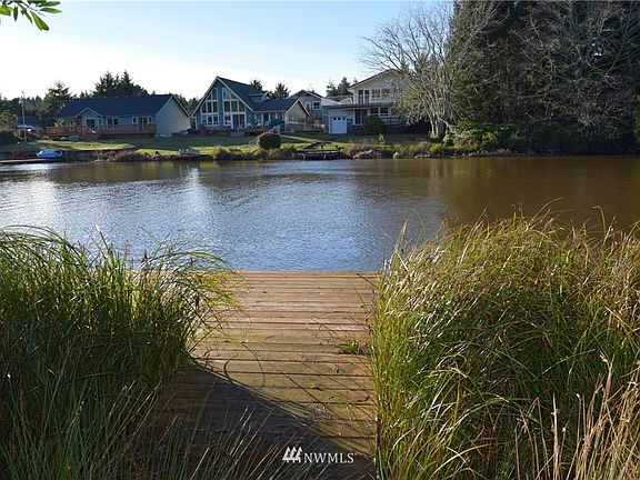 4th image of 107 Duck Lake Drive NE