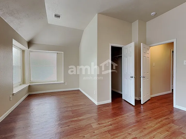 2618 Bammelwood Dr — Photo 9