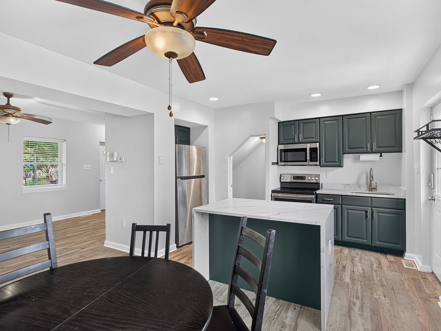 4 bed, 1304 sqft, $3,200 — Photo 3