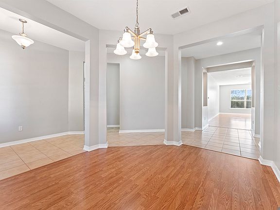 3rd image of 20015 Bur Oak Dr