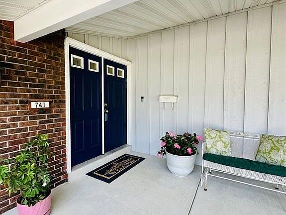4th image of 741 Lamplight Ln