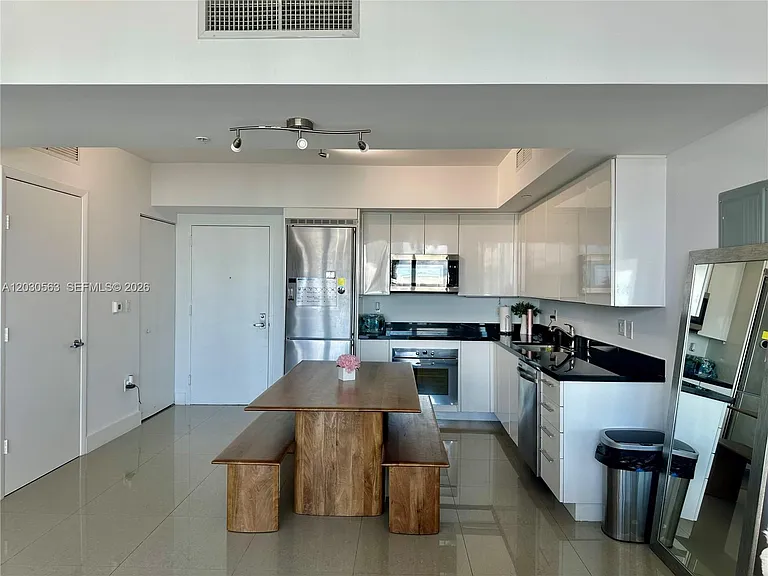 92 SW 3rd St #4111 — Photo 8
