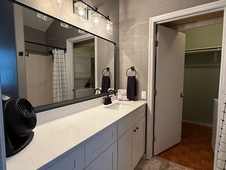 423 W Craig Pl #4 — Photo 15