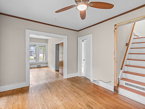 4th image of 222 E Washington St