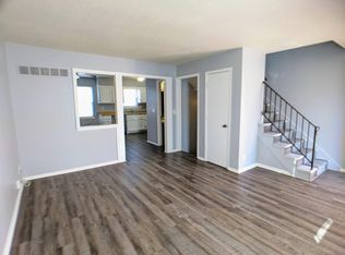 8328 Robinson St, Overland Park, KS 66212