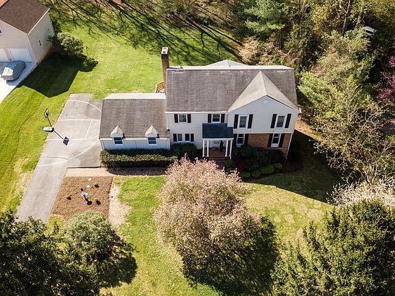 3rd image of 1405 Landon Ct