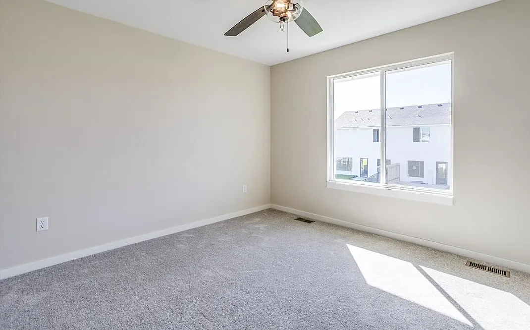 4 bed, 1800 sqft, $1,995 — Photo 3