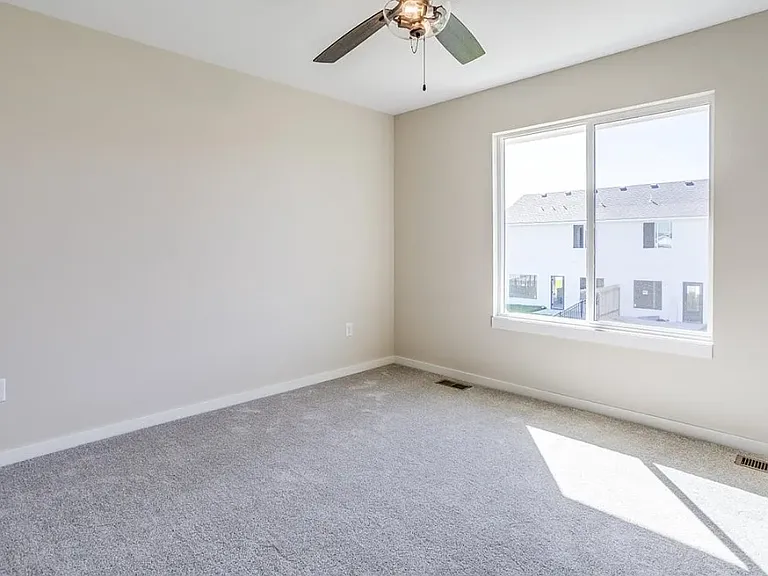 200 W Mendocino — Photo 3