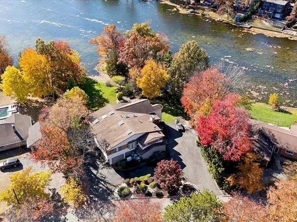 115 Lake Dr E, Wayne, NJ 07470