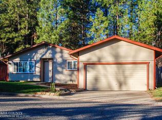 900 Forest Glade Cir, Grass Valley, CA 95945