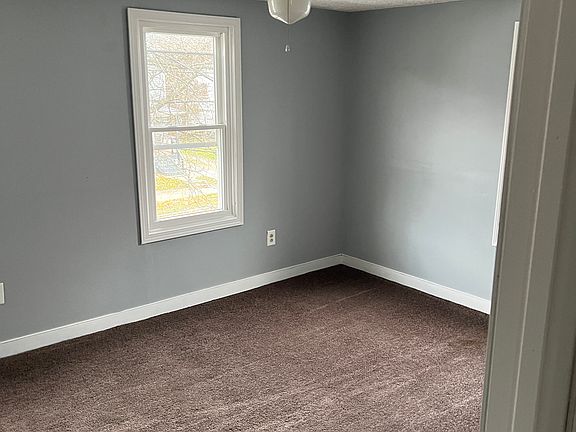 5th image of 425 Alexander St