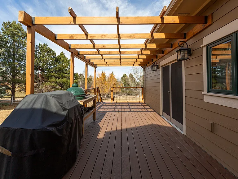 131 Erik Dr — Photo 9