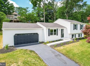 1920 Debbie Dr, York, PA 17403