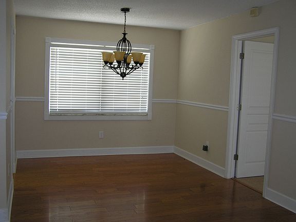 3rd image of 6069 Wedgewood Cir