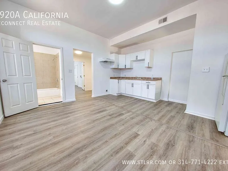3920A California Ave — Photo 1