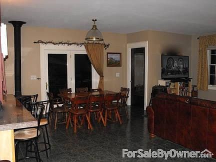 5th image of 12 Waverly Pl