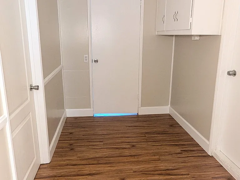 1342 Bennett Ave — Photo 20