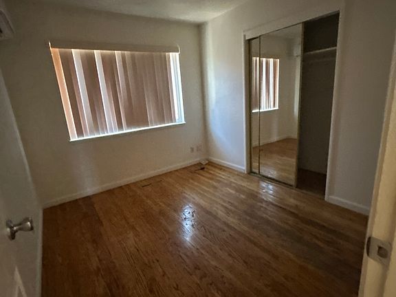 5th image of 4887 Little Branham Ln