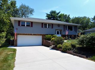 1155 Rolling Ln, Lake Geneva, WI 53147