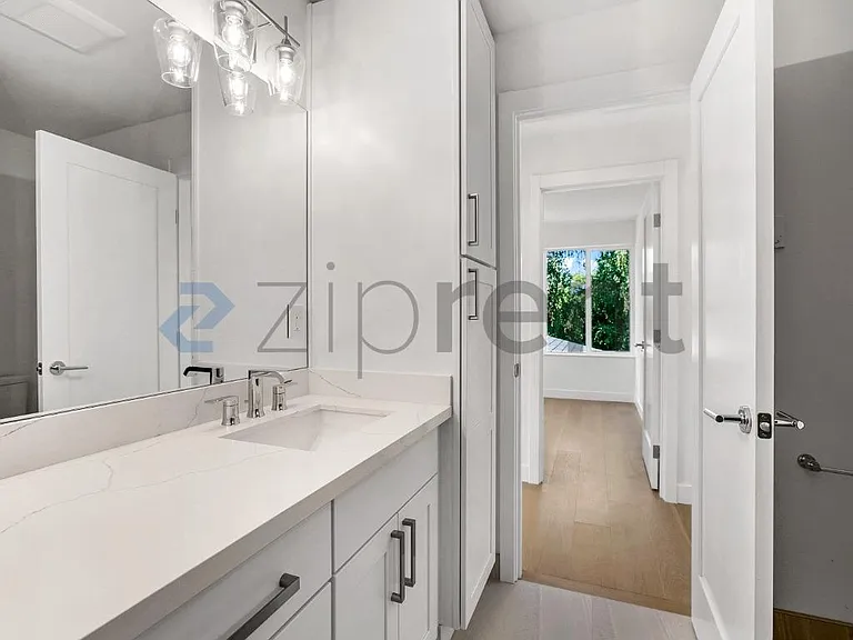 10213 40th Ave SW #C — Photo 38